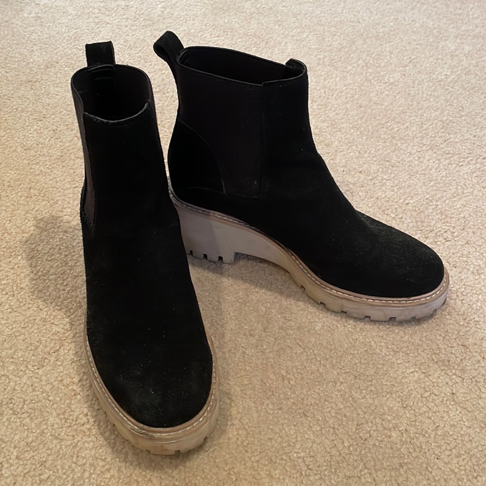 Dolce Vita size 6.5 black suede lug boot